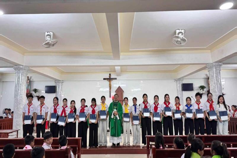BẾ GIẢNG KHÓA HÈ “VUI HỌC CÙNG GIÊSU” NĂM 2026
