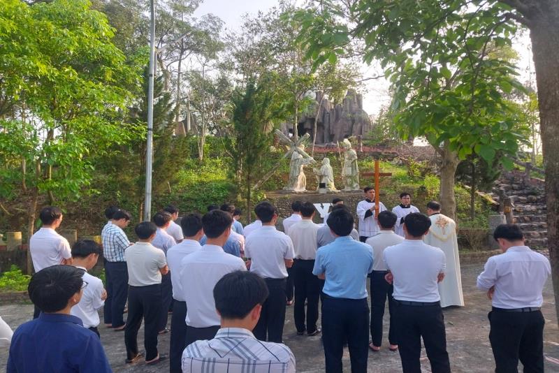 BỀN CHÍ THEO THẦY GIÊSU