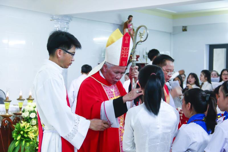 Giáo xứ Bảo Nham: 163 em lãnh nhận hồng ân Chúa Thánh Thần